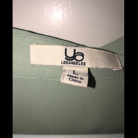 Ya Los Angeles - Long sleeve button down flowy top - cut out back - Picture 6 of 7